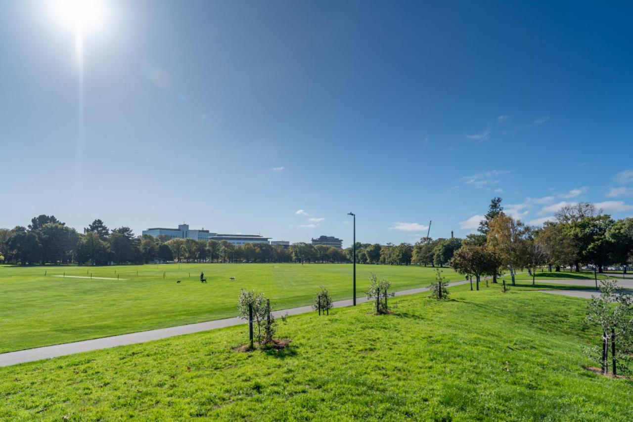 Ferienwohnung King Bed On Hagley Park Corner In The Cbd Christchurch Exterior foto